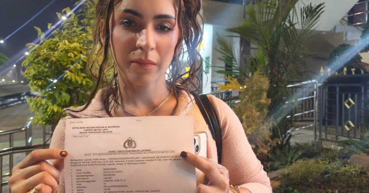 Selebritas media sosial, Kak Jill Shine, melaporkan kasus pencurian sepeda motor yang terjadi di toko gorden miliknya di kawasan Pondok Aren, Tangerang Selatan. (Foto: ist)