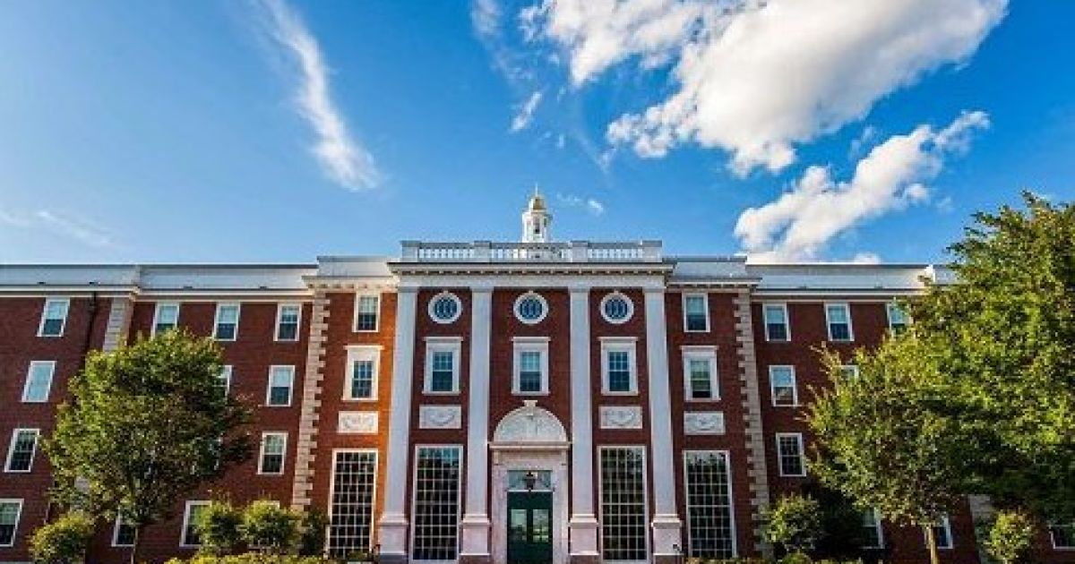 Pabrik Miliarder: Menyingkap Almamater di Balik Kekayaan Para Penguasa Ekonomi Dunia