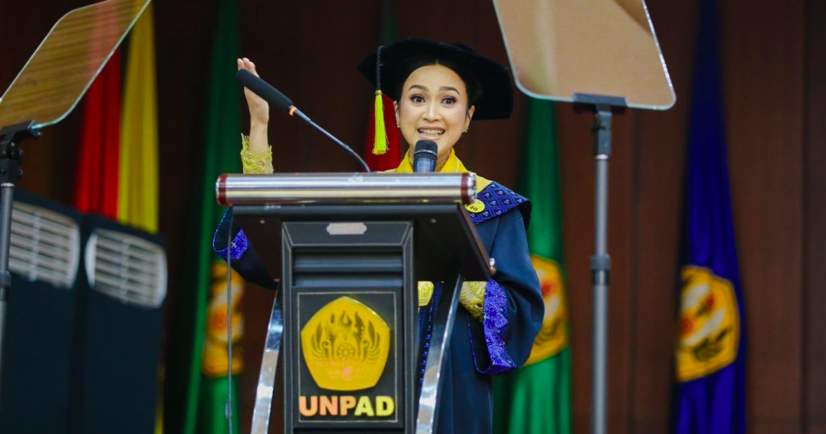 Dr. Laely Indah Lestari raih predikat wisudawan terbaik S3 Fikom Unpad dengan IPK 4,00 dalam 2 tahun. (Foto: ist)