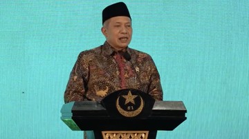 Menkop Ferry Juliantono Siapkan Kopdes Merah Putih Jadi Pusat Grosir PKL