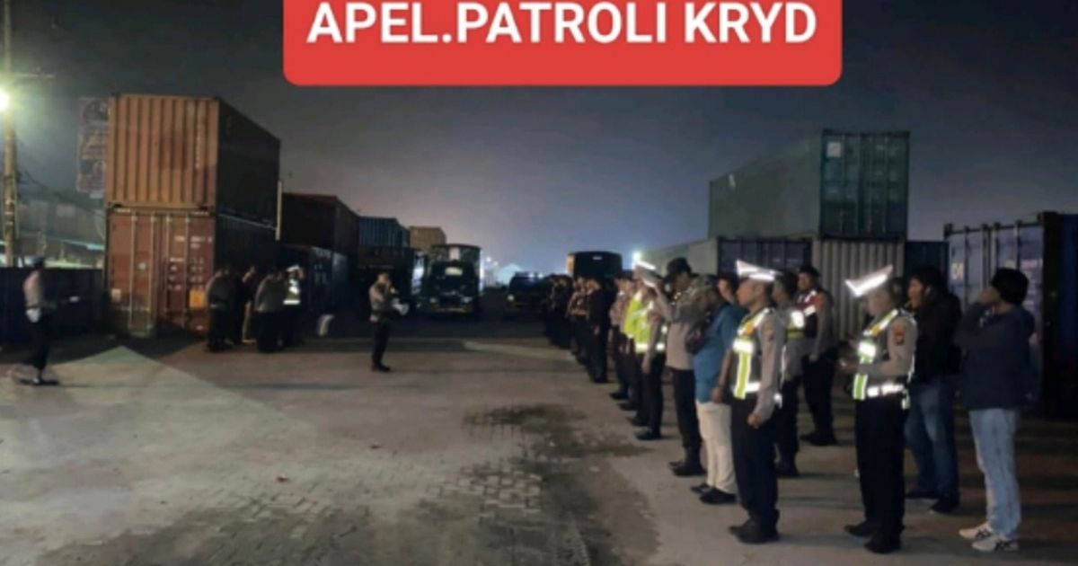 Personil polres pelabuhan belawan melakukan apel patroli