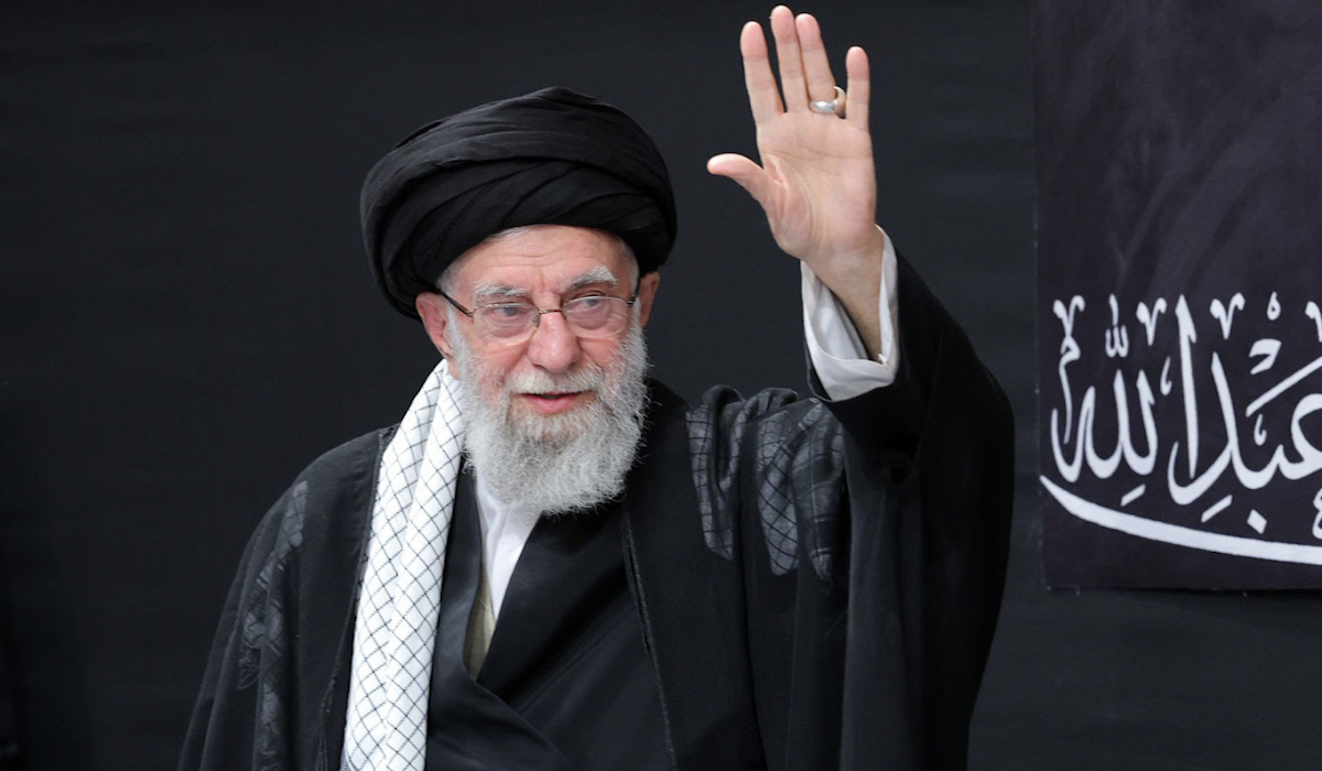 Iran di Persimpangan Jalan: Berakhirnya Era Kepemimpinan Ali Khamenei
