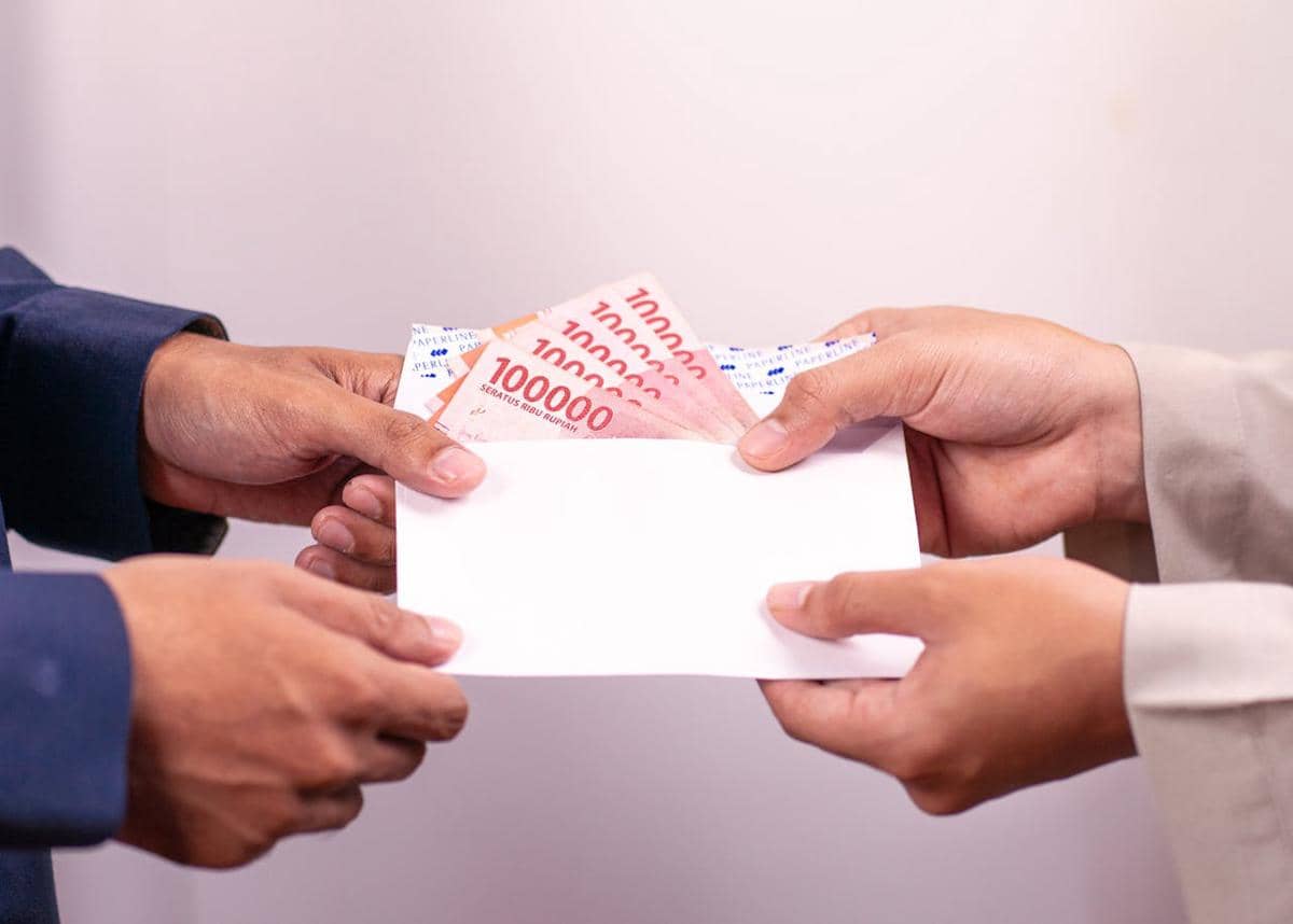 Jebakan Pengeluaran Receh: Mengapa Tunjangan Hari Raya (THR) Cepat Menguap?