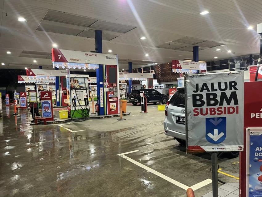 Meskipun upaya menekan subsidi energi diperlukan di tengah gejolak harga minyak dan ketidakpastian geopolitik, penerapan WFH satu hari belum tentu efektif menurunkan konsumsi BBM. Foto/Dok SindoNews
