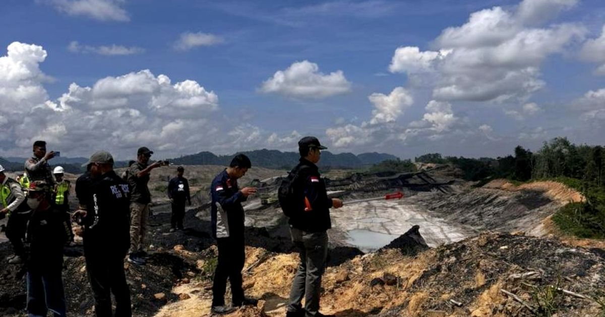 Sejumlah warga Hulu Sungai Selatan layangkan surat ke Polda Kalsel untuk setop aktivitas tambang PT AGM.