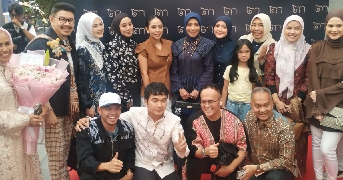 Batik Trusmi Tembus New York Fashion Week, Aldi Taher Sujud Syukur Siap Go Internasional