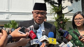 Dari Aktivis Buruh hingga Menteri Lingkungan Hidup: Jejak Karier Kontroversial Mohammad Jumhur Hidayat