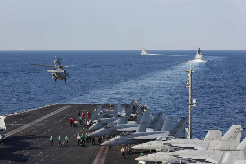 Risiko Tinggi Ketegangan di Selat Hormuz: Ancaman Armada Kecil Iran terhadap Kekuatan Militer AS