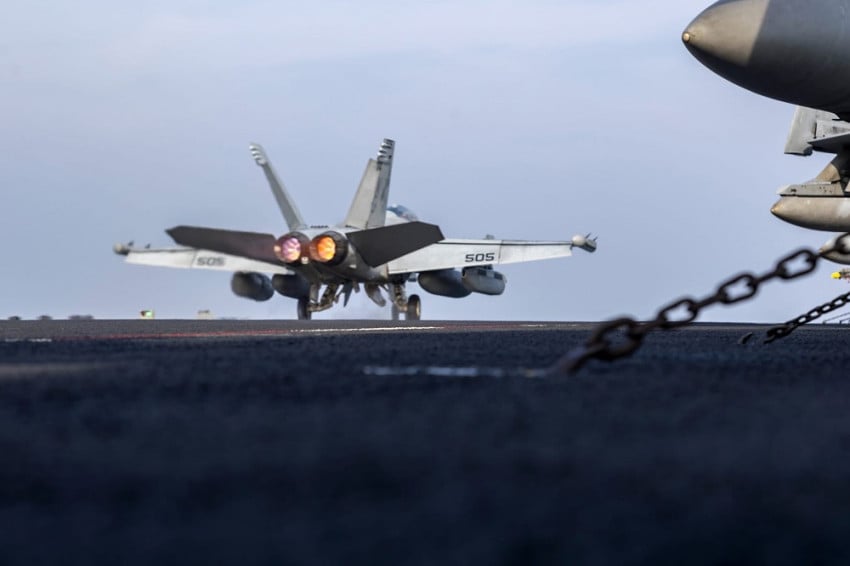Manuver Diplomatik dan Militer: Mengapa Ketegangan Washington-Teheran Terus Berlanjut di Selat Hormuz?
