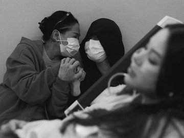 Momen Intim Persalinan Alyssa Daguise, Dukungan Penuh Sang Bunda Risa Dewi Jadi Kekuatan Utama