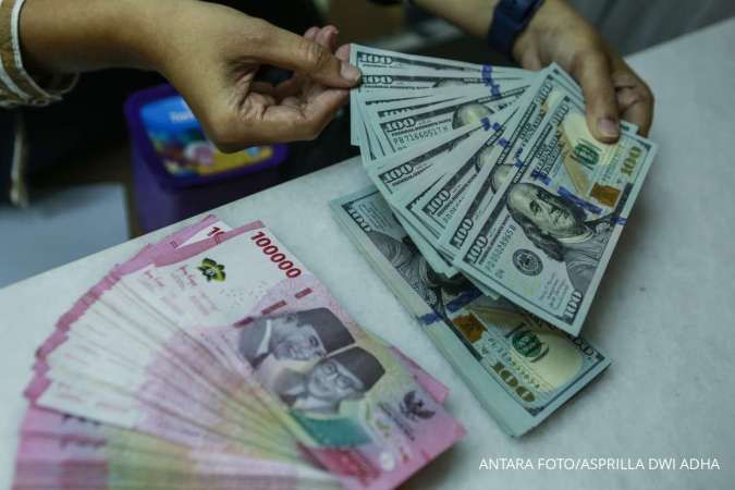 Tekanan Dolar AS Mendorong Nilai Tukar Rupiah Tergelincir ke Posisi Rp 17.502 Pagi Ini