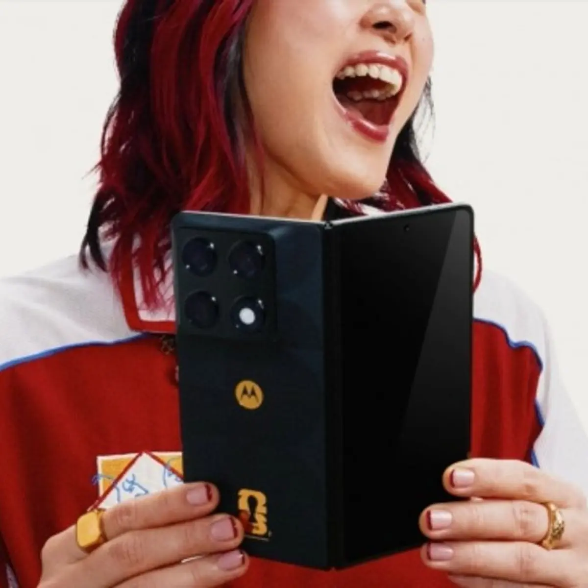 Sambut Piala Dunia 2026, Motorola Resmi Luncurkan Razr Fold Edisi Khusus yang Mewah di Asia