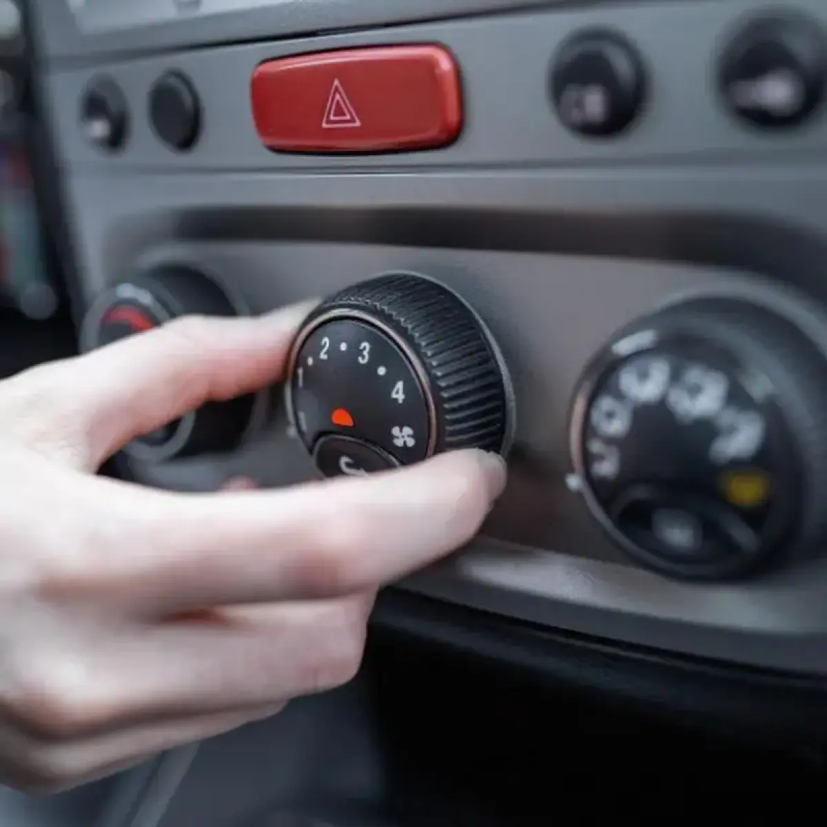 Tips Mengatur Suhu AC Mobil yang Benar demi Menjaga Keawetan Komponen Mesin