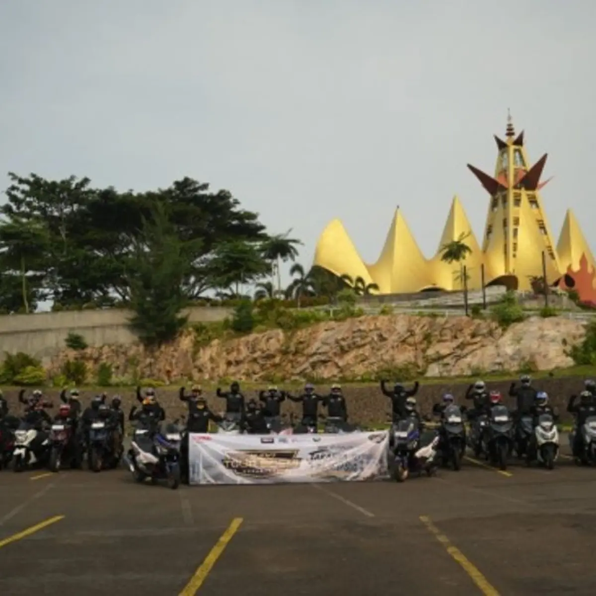 Jurnalis Penggemar MAXI Yamaha Jelajahi 500 Km Lampung Demi Promosi Wisata Nasional