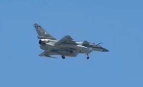 Momen Langka: Jet Tempur J-10CE Pakistan Lakukan Penerbangan Rendah, Bukan Bawa Rudal tapi Tangki Bahan Bakar