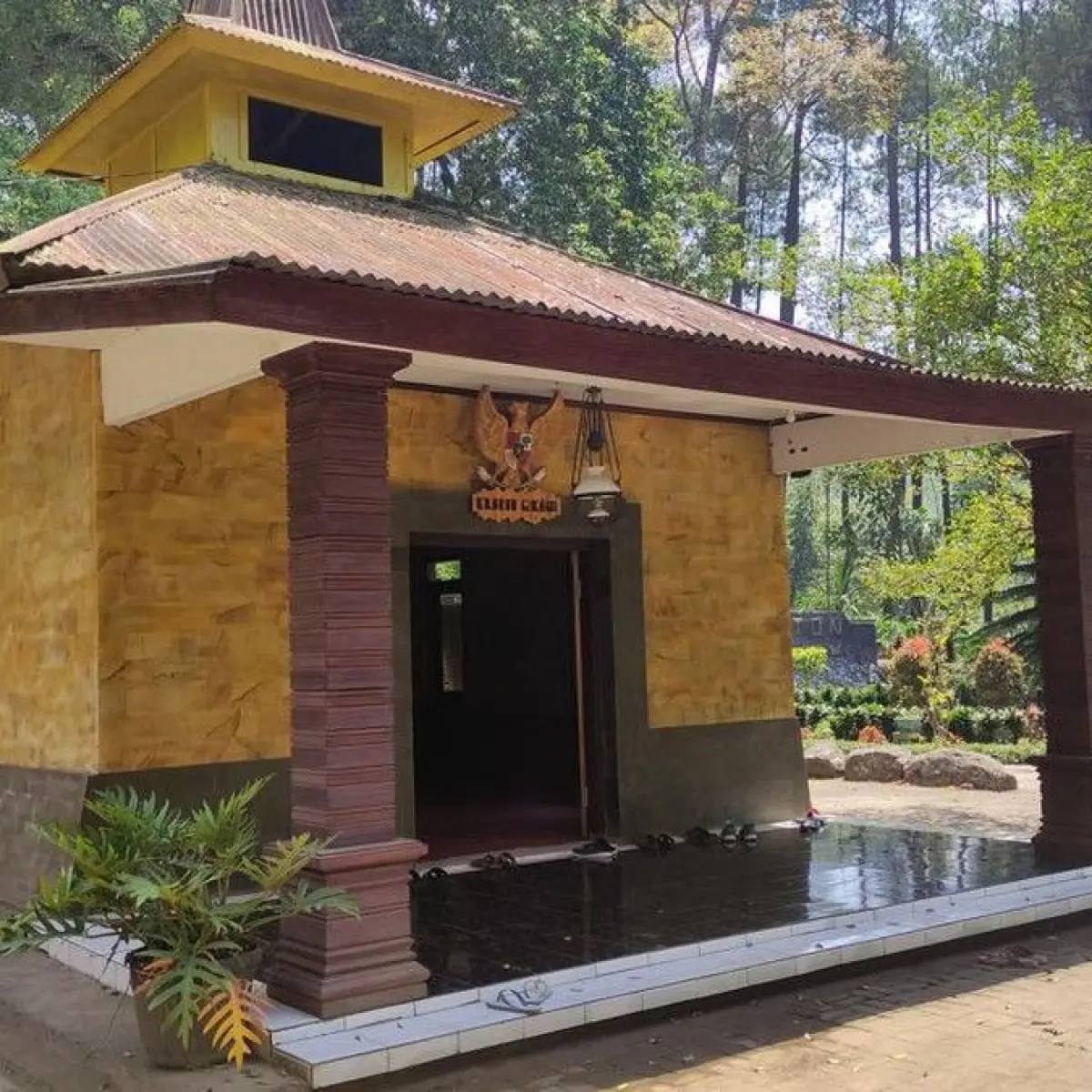 Fatwa Tegas MUI Jatim: Ritual Pesugihan di Gunung Kawi Dinyatakan Haram Mutlak Karena Merusak Akidah