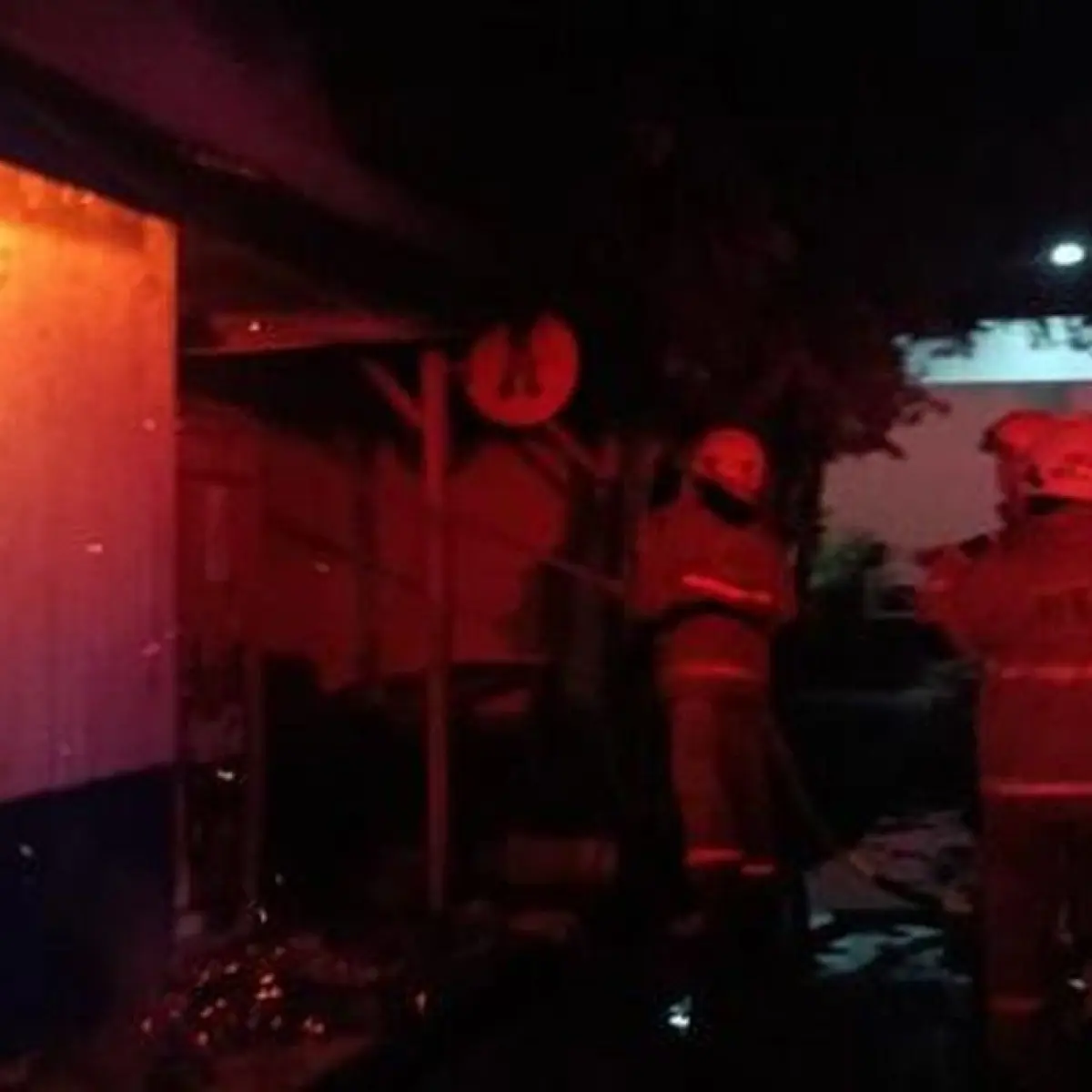 Pos Jaga Satpas SIM Daan Mogot Terbakar, Gulkarmat Kerahkan 7 Unit Armada Pemadam