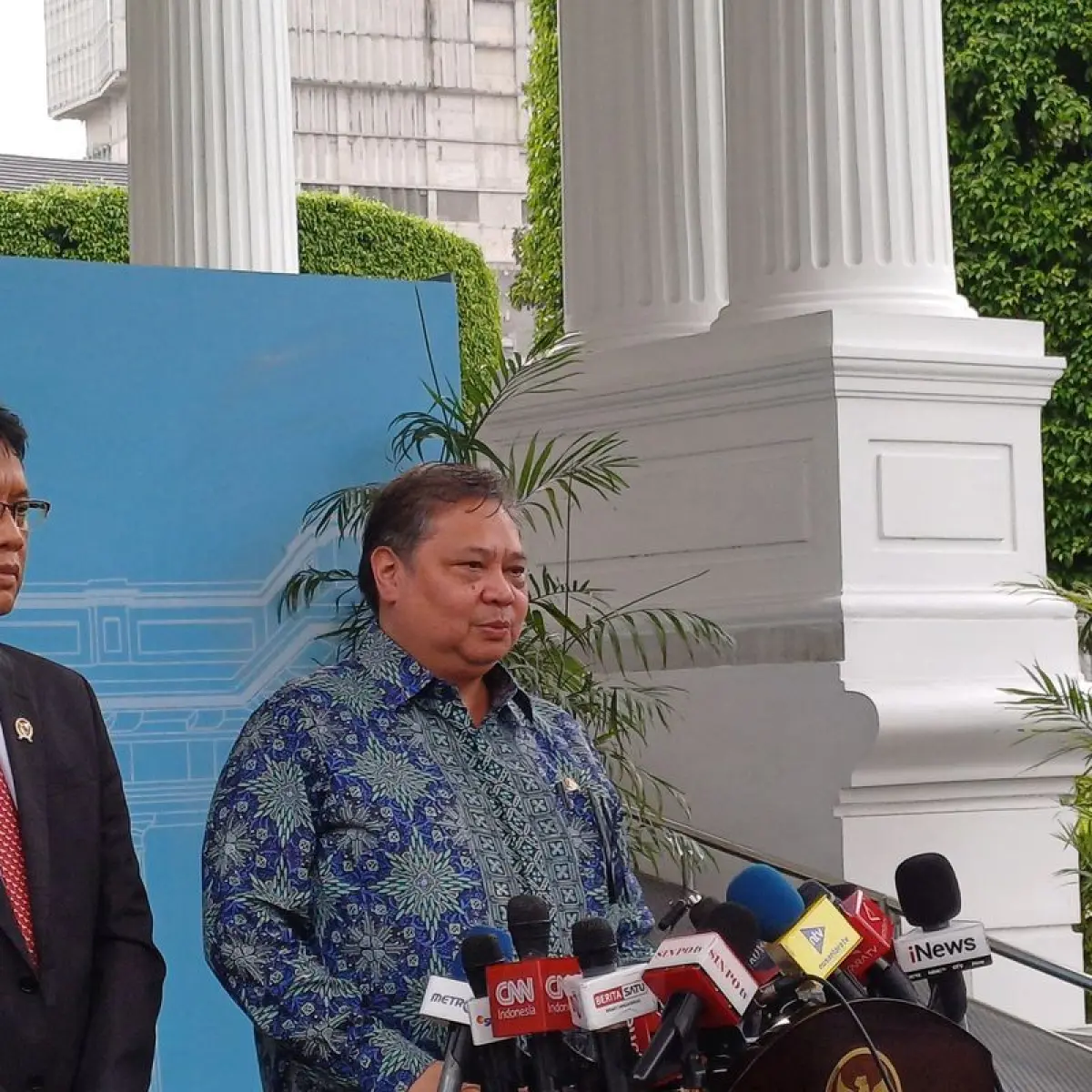 Menko Perekonomian Airlangga Paparkan Respons Positif Industri Terkait Implementasi Kebijakan Baru DSI kepada Presiden