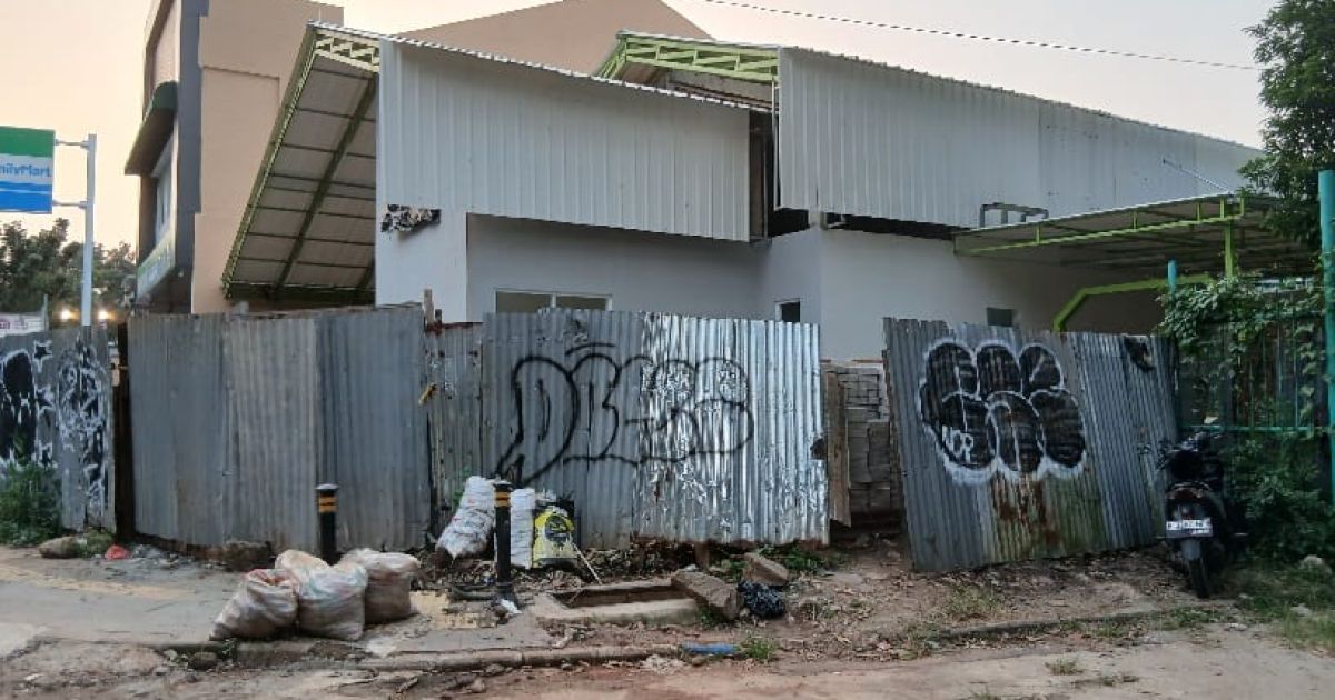 Segel Ditutup Seng, Proyek Carwash di Serpong Diduga Dibekingi Oknum Satpol PP Tangsel?