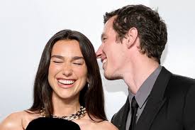 Dua Lipa dan Callum Turner Resmi Menikah Intim di London, Pesta Akbar Italia Menyusul