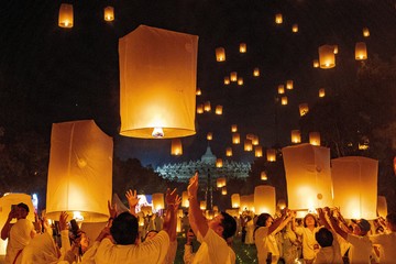 Ribuan Lampion Terbangkan Langit Borobudur, Puncak Kemegahan Perayaan Waisak 2570 BE
