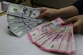 Rupiah Tertekan Lagi: Kurs Jual Dolar AS di Bank Menembus Rp 18.010, Apa Proyeksi Analis?