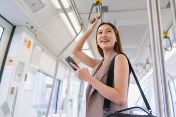 Strategi Anti Gerah: Menjaga Kesegaran dan Profesionalisme Saat Berkomuter di Tengah Gelombang Panas