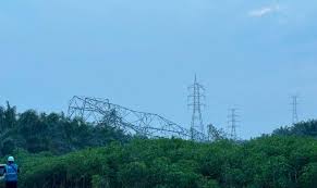 12 Menara Transmisi Ambruk, PLN UID Sumut Turunkan Tim Tanggap Darurat Atasi Pemadaman Listrik Massal di Medan