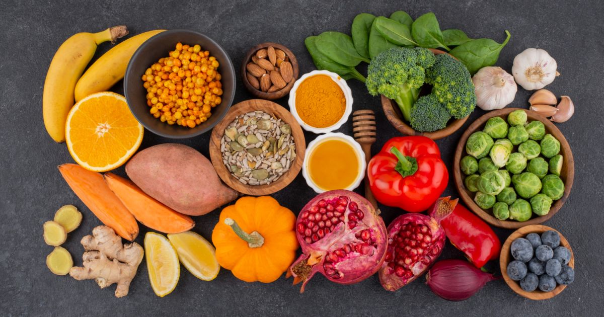 Rahasia Kulit Sehat Bercahaya: Daftar Superfood Wajib Konsumsi Menurut Pakar