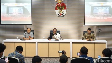 KPK Klarifikasi Alasan Eks Kadisdikbud Muara Enim Belum Jadi Tersangka Suap Pengadaan Smart Board