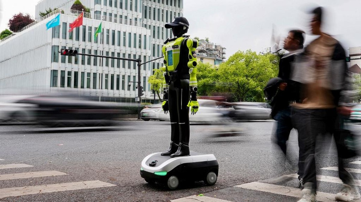 Tiongkok Resmikan Kebijakan Baru: Robot Humanoid Wajib Kantongi Identitas Resmi untuk Pengawasan Ketat