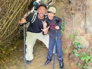 Omesh dan Putra Tercinta Maniskan Liburan Sekolah dengan Trekking Menyegarkan di Alam Sentul