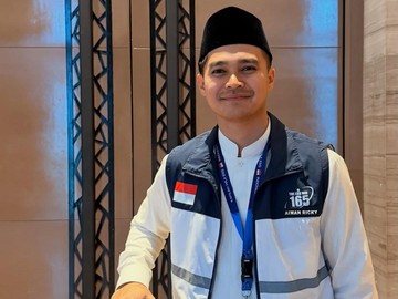 Aiman Ricky Alihkan Fokus: Pengalaman Mengejutkan Jadi Petugas Pendamping Haji di Tanah Suci