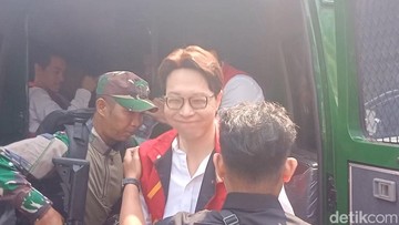 Richard Lee Resmi Hadapi Palu Hakim di PN Tangerang, Jeratan UU Kesehatan dan Konsumen Jadi Sorotan
