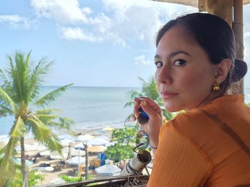 Intip Momen Hangat Wulan Guritno dan Anak-anaknya Menikmati Liburan Eksklusif di Bali
