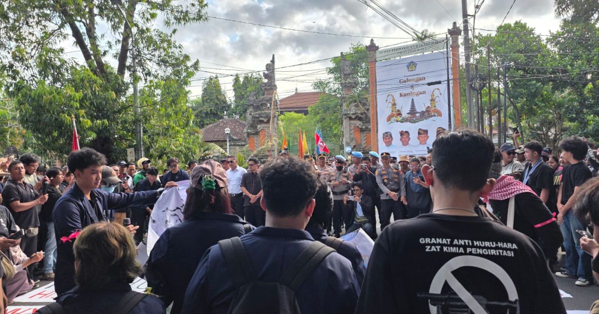 'Kami Tidak Akan Diam': Mahasiswa Bali Bawa 16 Tuntutan ke DPRD, Desak Copot Menteri HAM hingga Sahkan RUU Perampasan Aset