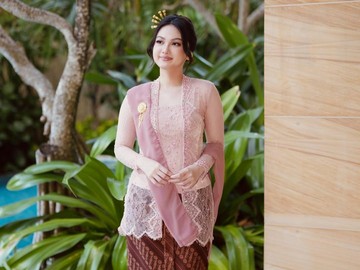 Pesona Aisyah Aqilah sebagai Bridesmaid Tuai Pujian, Refal Hady Ikut Beri Komentar
