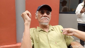 Perjuangan Enam Bulan Tio Pakusadewo: Dari Keluhan Awal Cegukan Hingga Perawatan Intensif