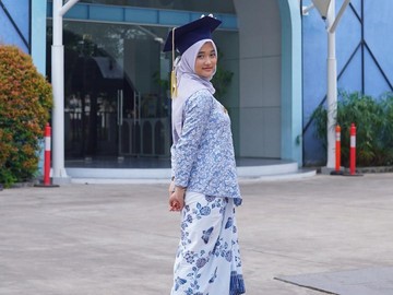 Momen Penuh Haru Irfan Hakim Saat Putri Sulungnya, Aisha Keem, Resmi Lulus SMA