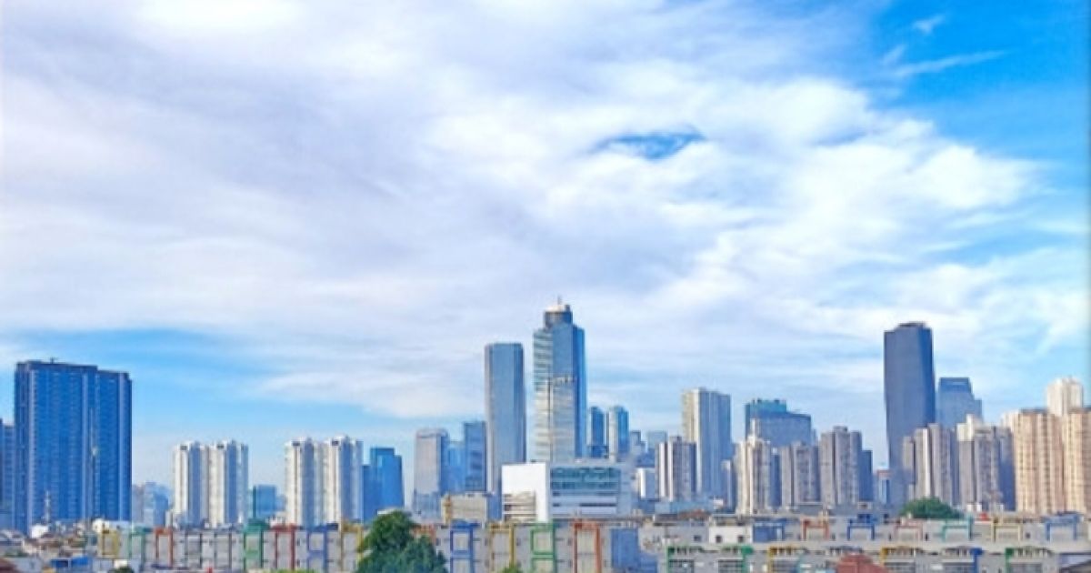 Langit Jakarta Diprediksi Bersahabat Sepanjang Hari Jumat, Suhu Maksimal Tembus 33 Derajat