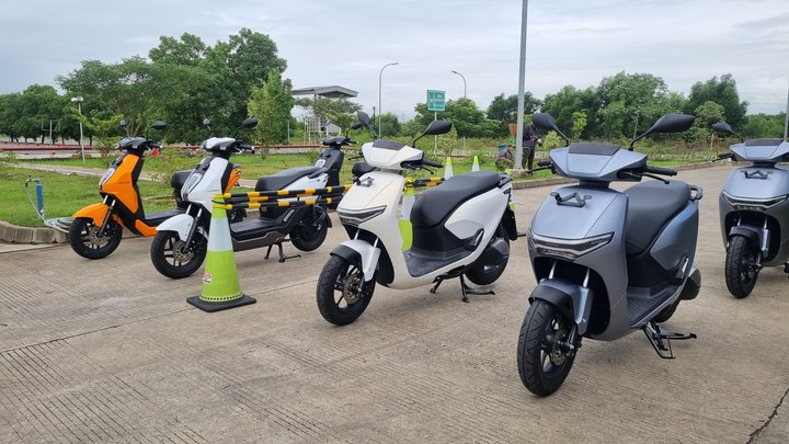 Harga BBM Mendorong Konsumen Melirik Skuter Listrik Honda: Analisis Pergeseran Tren Mobilitas