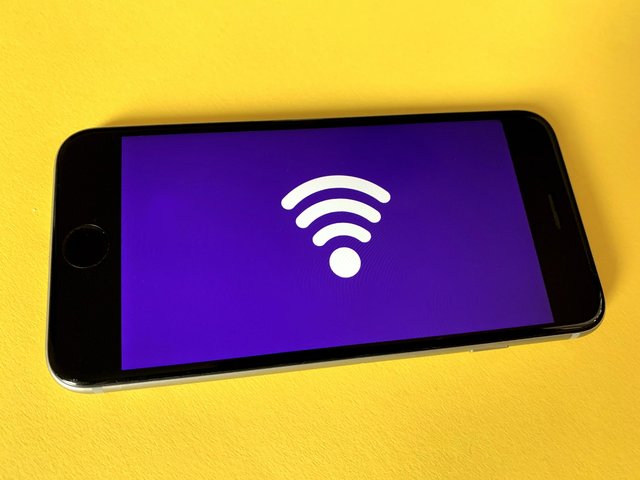 Kontras Kecepatan Internet Mobile Asia Tenggara: Mengapa Indonesia Tertinggal Jauh dari Brunei?