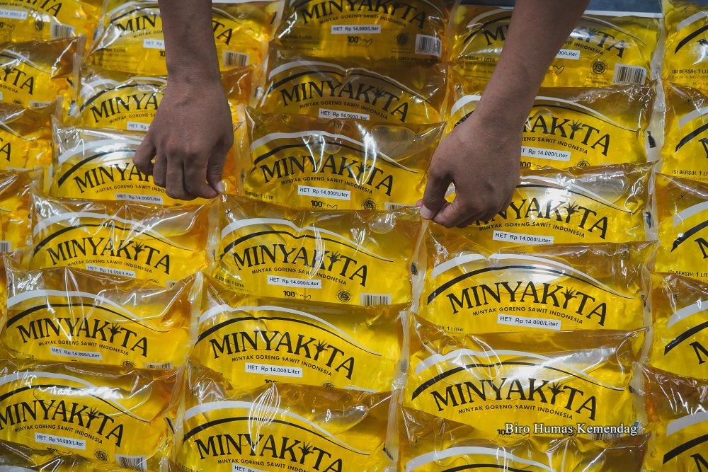 Bulog Segera Tarik Massal Minyakita Produksi PT KMR Usai Ditemukan Dugaan Kontaminasi Bau Tak Sedap