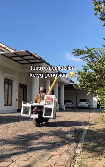 Kisah Pemilik Dagangan Cilok Viral: Kontras Kemewahan Rumah dan Semangat Kerja Keras di Semarang