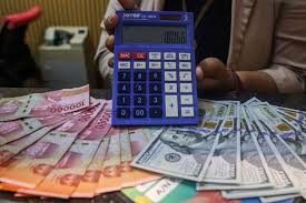 Rupiah Tertekan Dolar AS, Sentimen Pasar Beri Sinyal Ganda