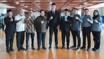 Striker Tinggi 196 cm, Mitchell Baker, Sah Jadi WNI, Siap Bela Timnas Indonesia