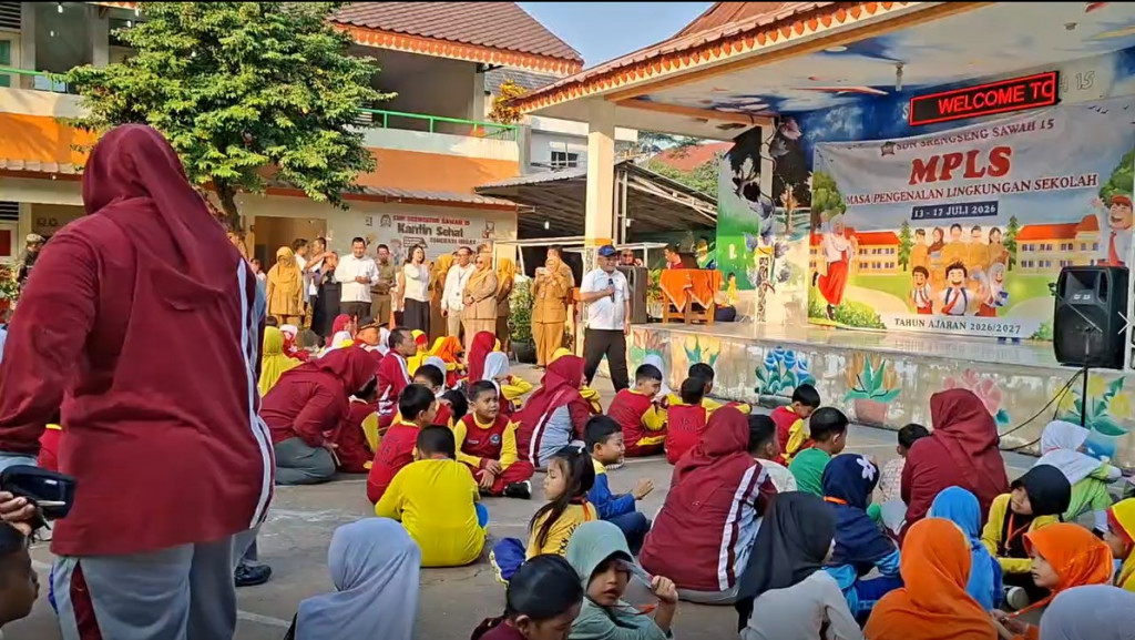 Kunjungan Mendikdasmen ke SDN Srengseng Sawah: Memulihkan Kepercayaan Diri Siswa Pasca Insiden Keamanan