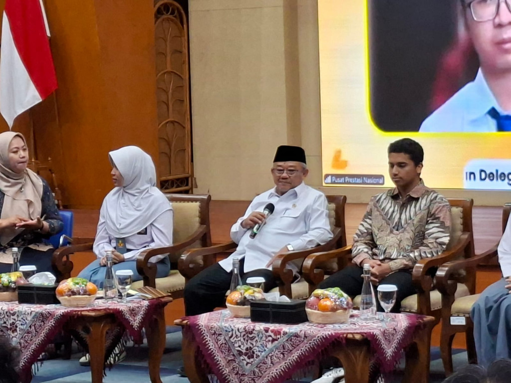 Dedikasi Luar Biasa: Pelajar Rela Korbankan Momen Piala Dunia Demi Ambisi Olimpiade, Tuai Pujian Mendikdasmen