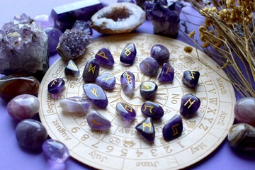 Ramalan Zodiak 15 Juli: Capricorn Fokus Konsisten, Pisces Raih Peluang, Aquarius Butuh Pemulihan