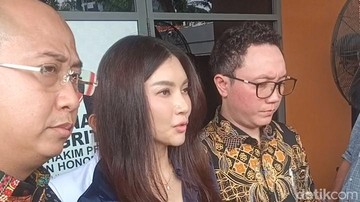 Sidang Perdana Hak Asuh Anak: Sarwendah Tegaskan Fokus Utama pada Buah Hati